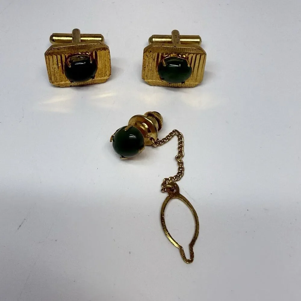 Vintage Gold Tone With Jade Stone Cuff Links And Matching Tie Tack
